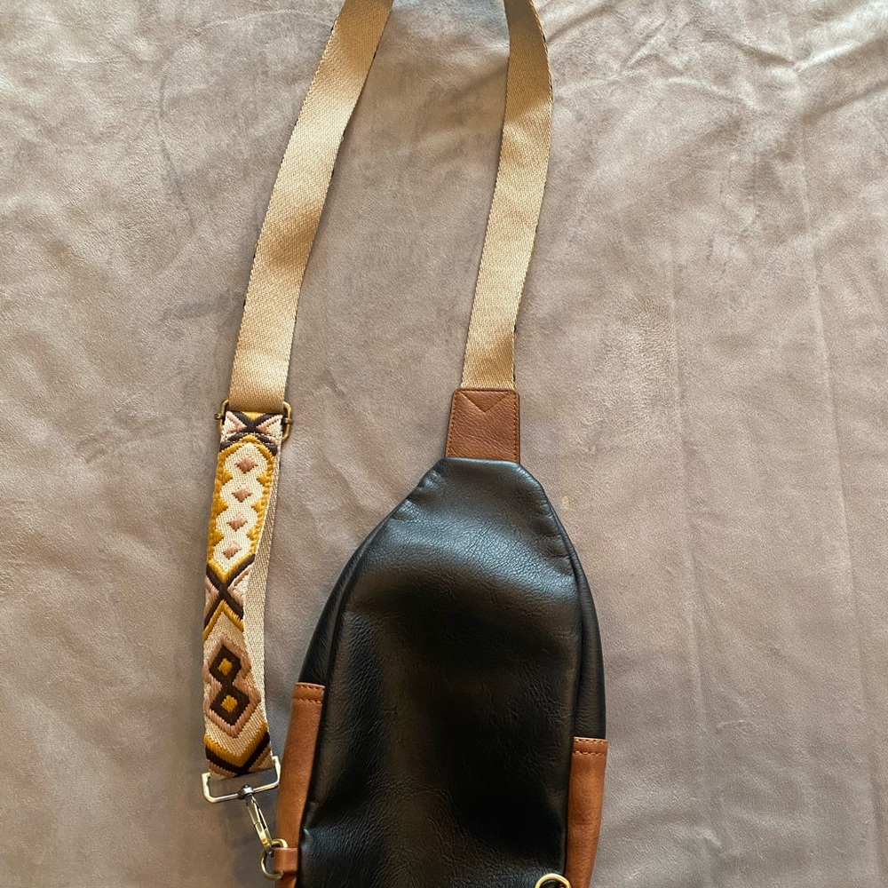 CLUCI Black and Brown Crossbody Bag